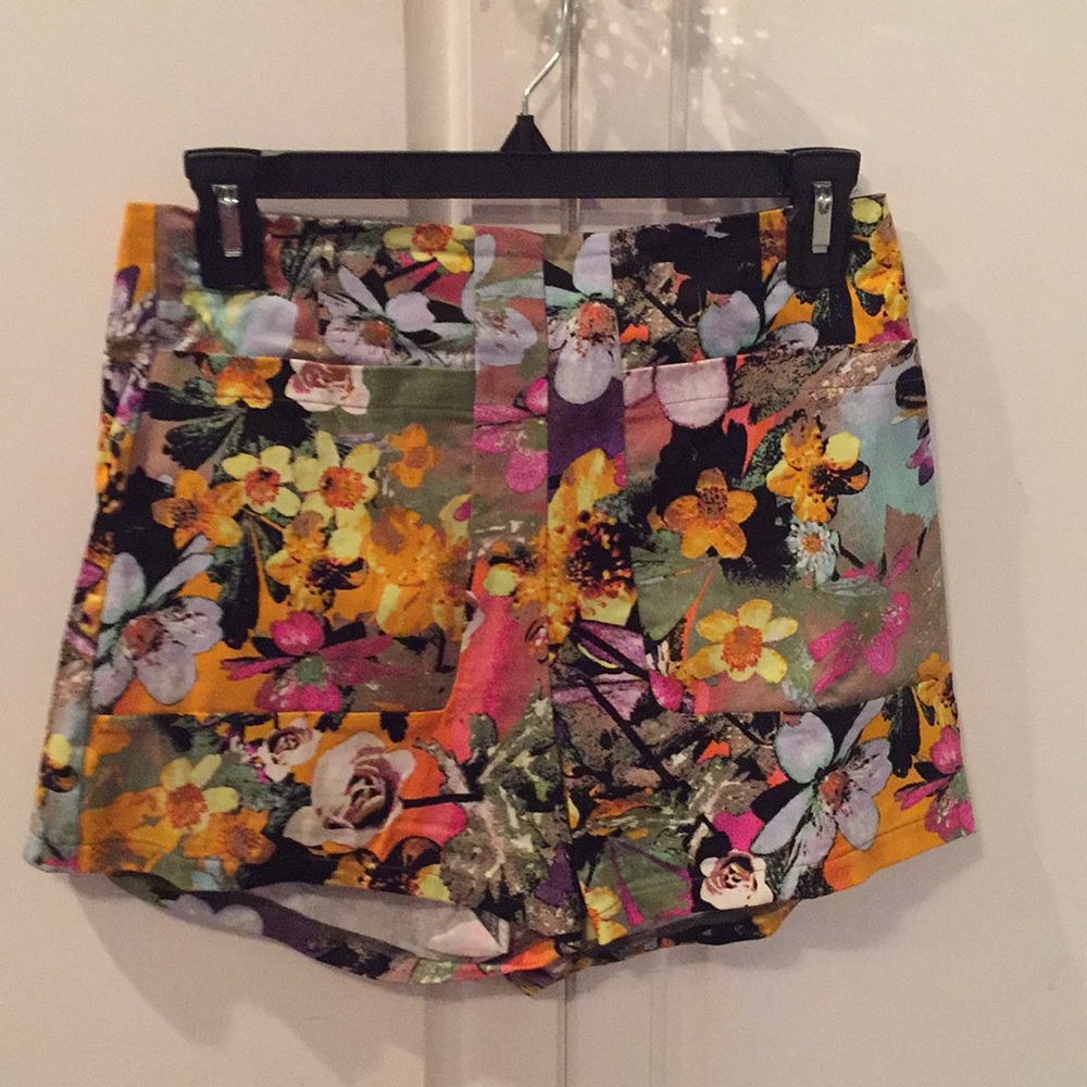 Gianni Bini Shorts